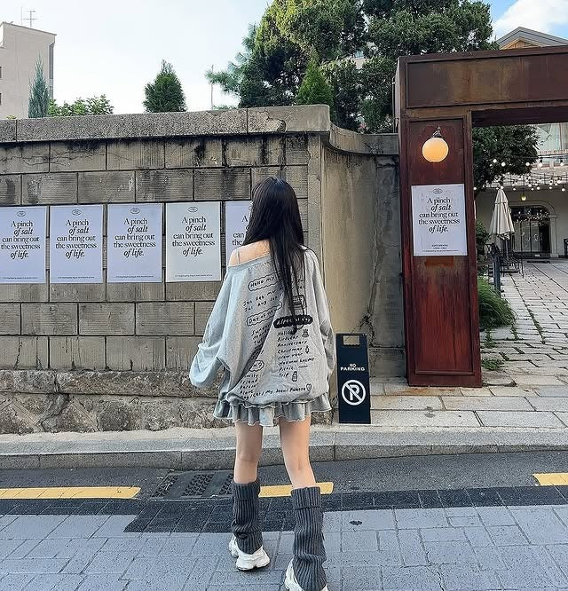 s001t 甜美貓咪百褶短裙套裝﻿